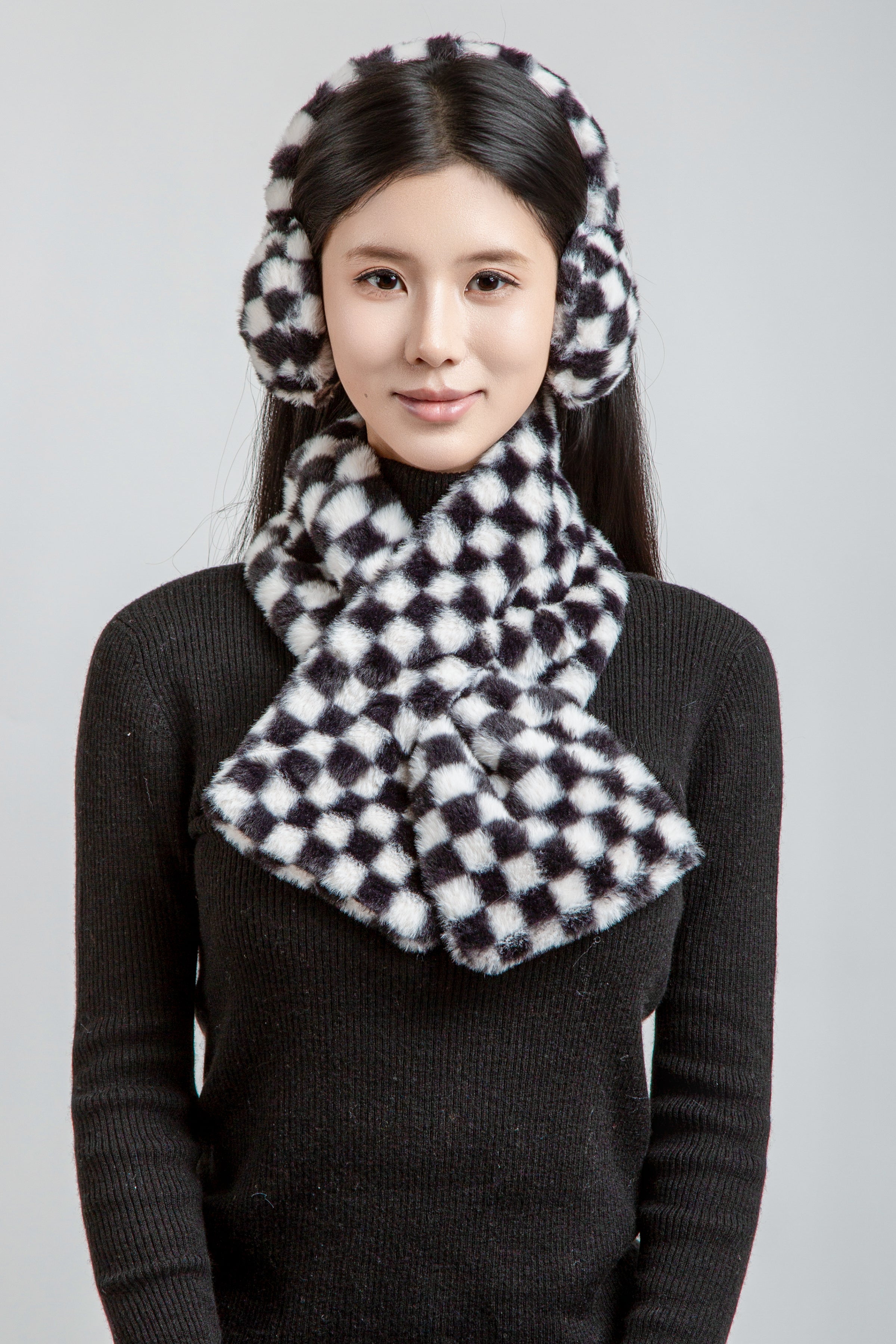 CHECKERED PATTERN SCARF