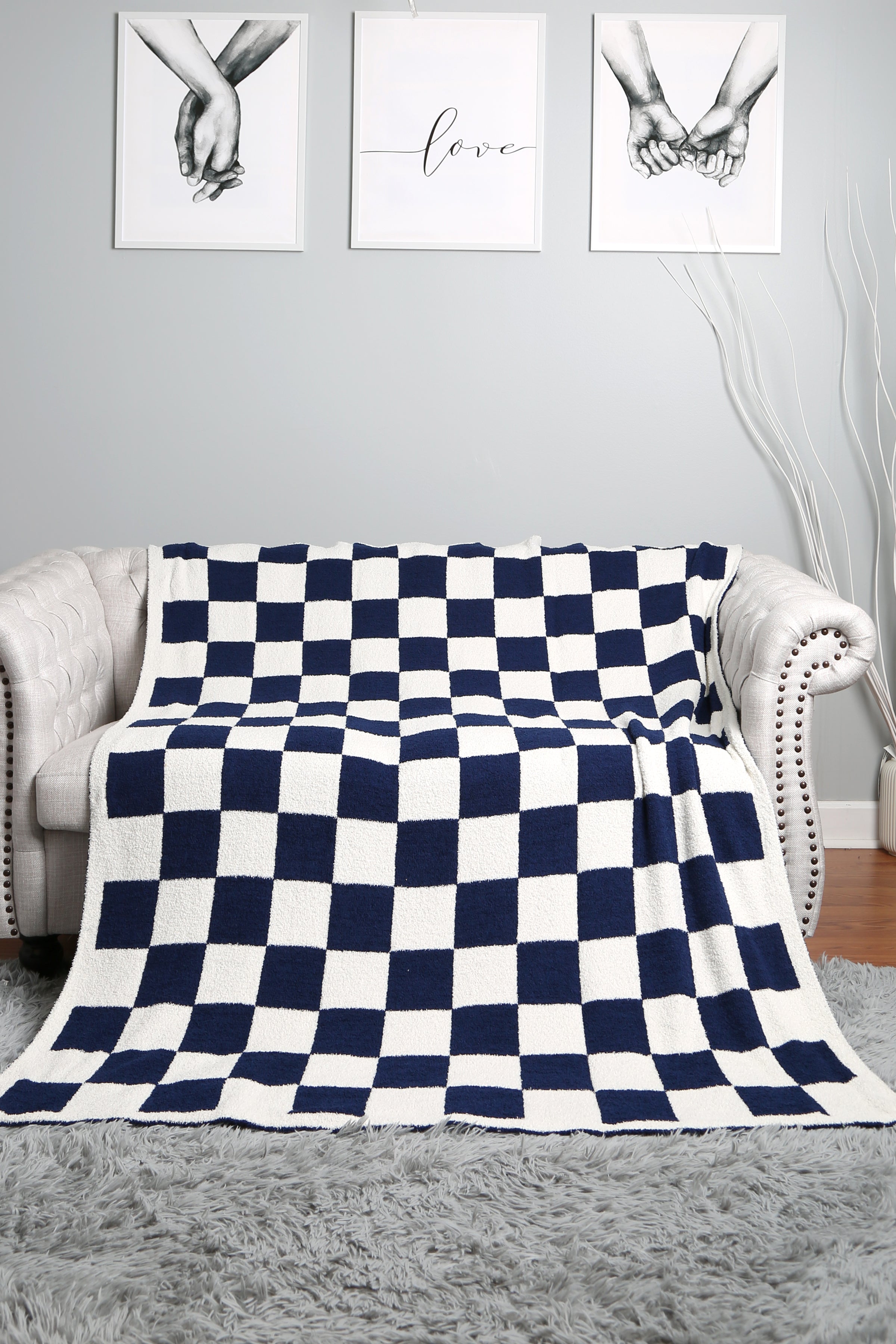 CHECKERED PATTERN THROW BLANKET