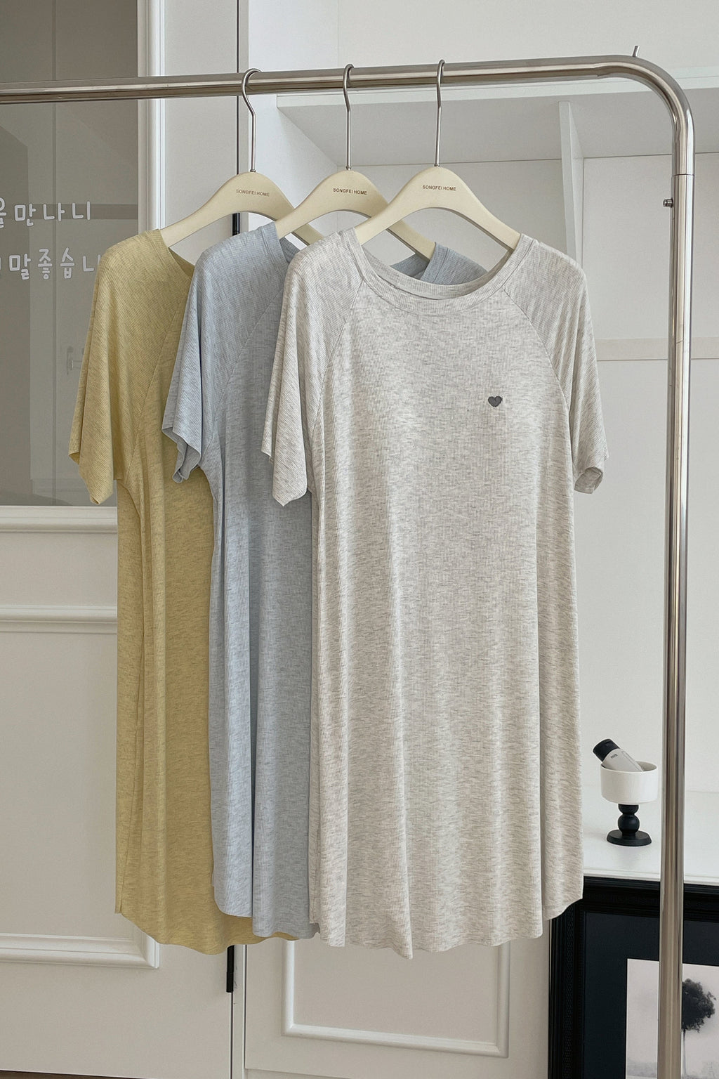 SOLID COLOR SLEEPSHIRT