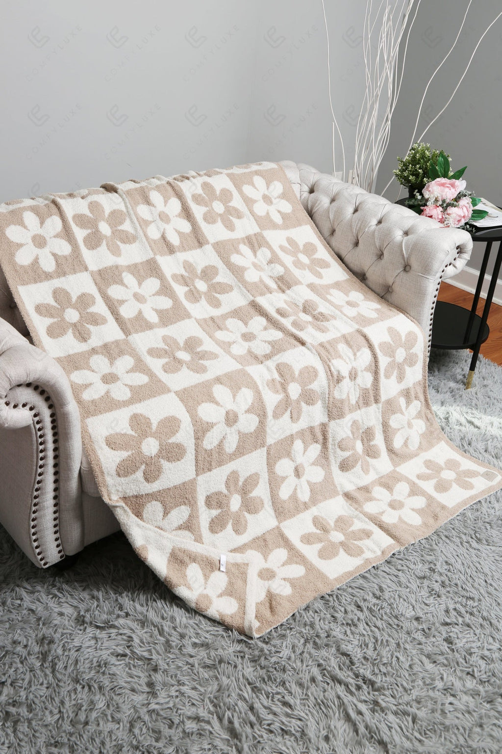 CHECKERED & DAISY PATTERN THROW BLANKET THROW BLANKETS