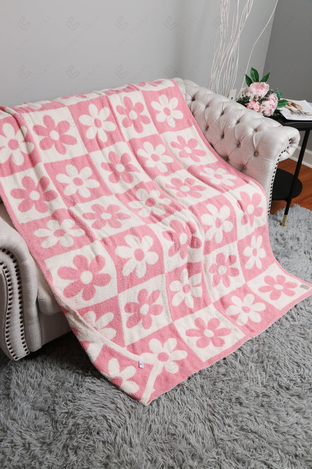 CHECKERED & DAISY PATTERN THROW BLANKET THROW BLANKETS