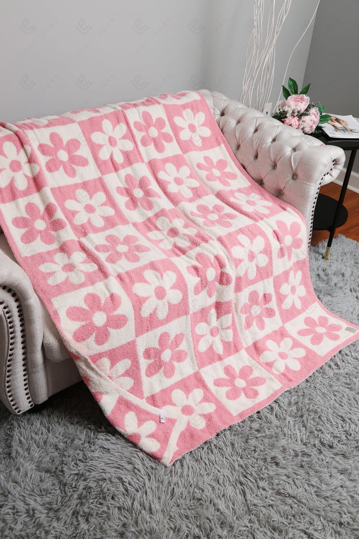 CHECKERED & DAISY PATTERN THROW BLANKET THROW BLANKETS