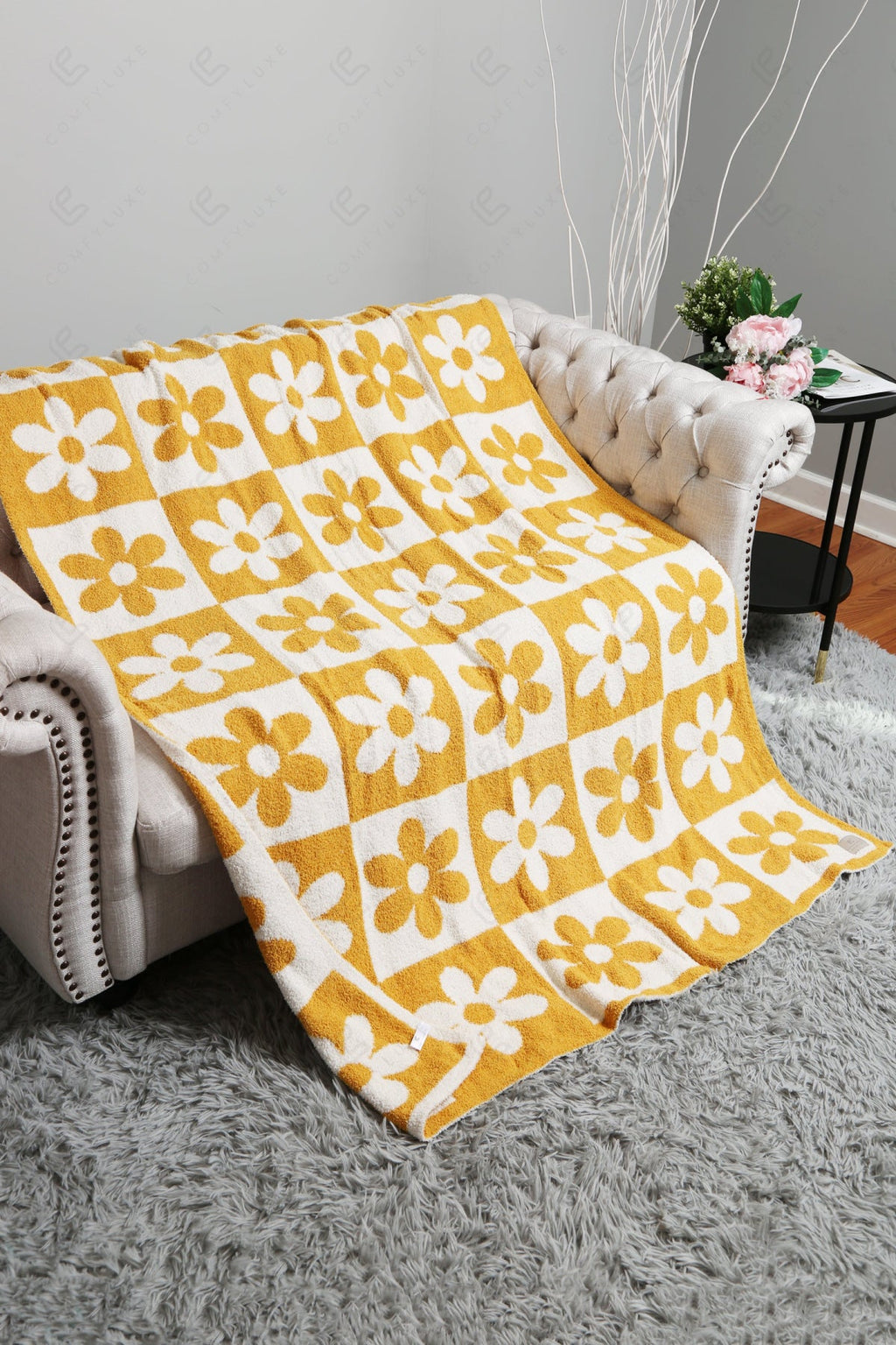 CHECKERED & DAISY PATTERN THROW BLANKET THROW BLANKETS