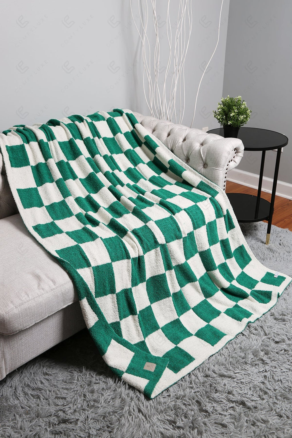 Jcl4316 Green Throw Blankets