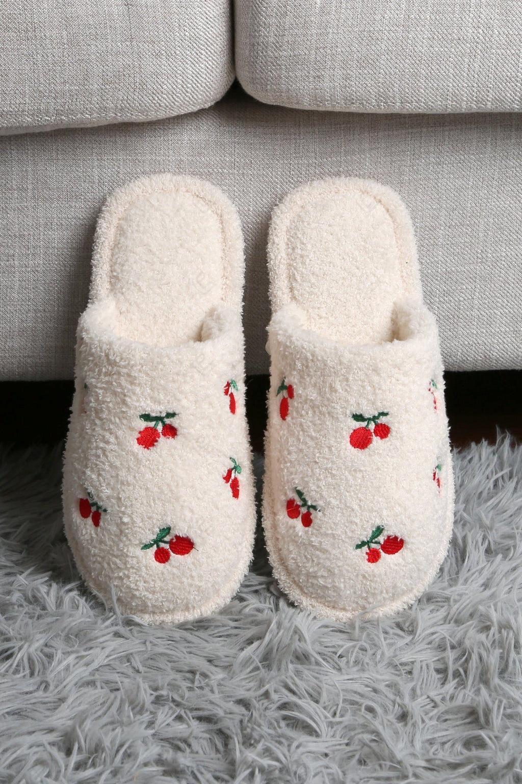 CHERRY PATTERN SLIPPERS SLIPPERS/SLIDES
