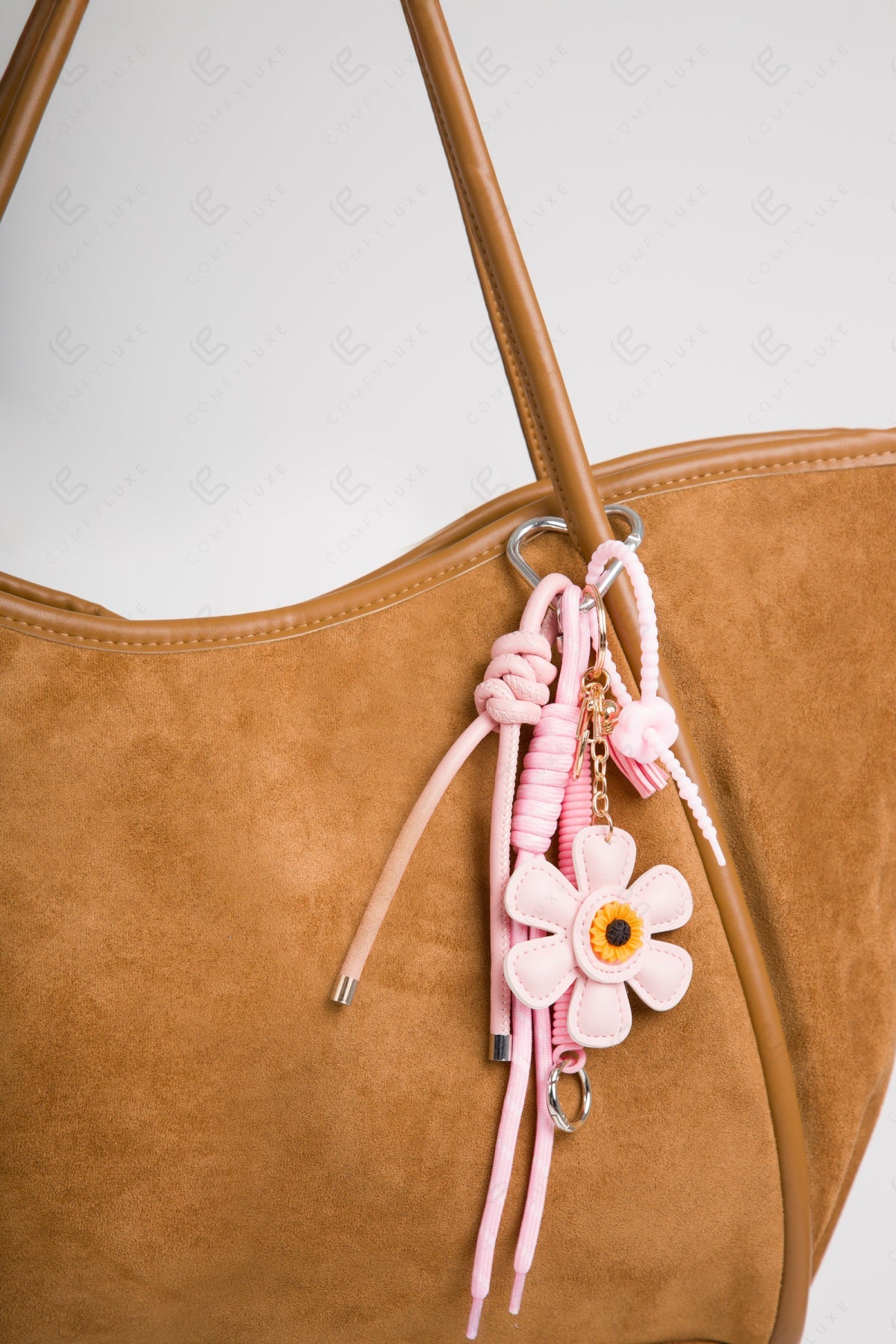 DAISY KEYCHAIN/BAG CHARM KEYCHAINS