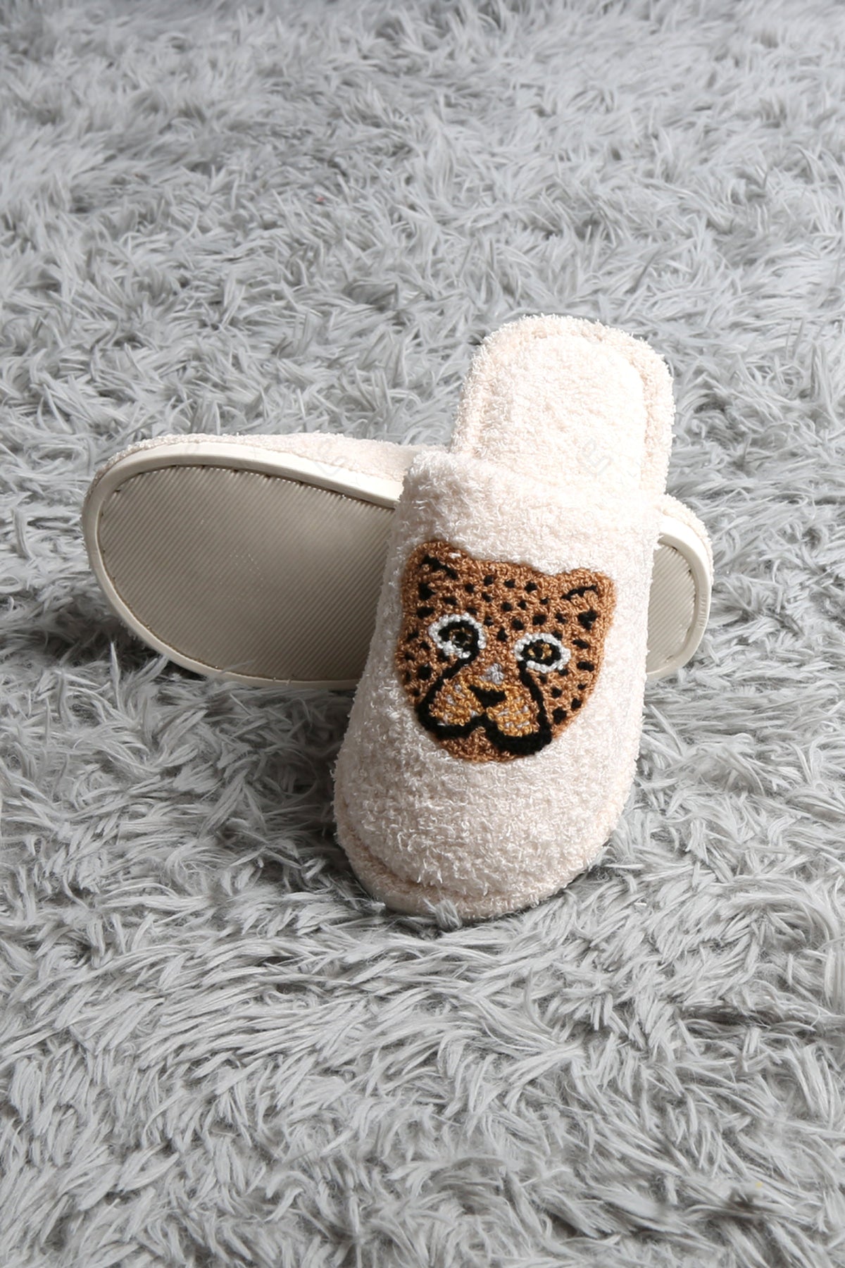 FROG PATTERN SLIPPERS SLIPPERS/SLIDES