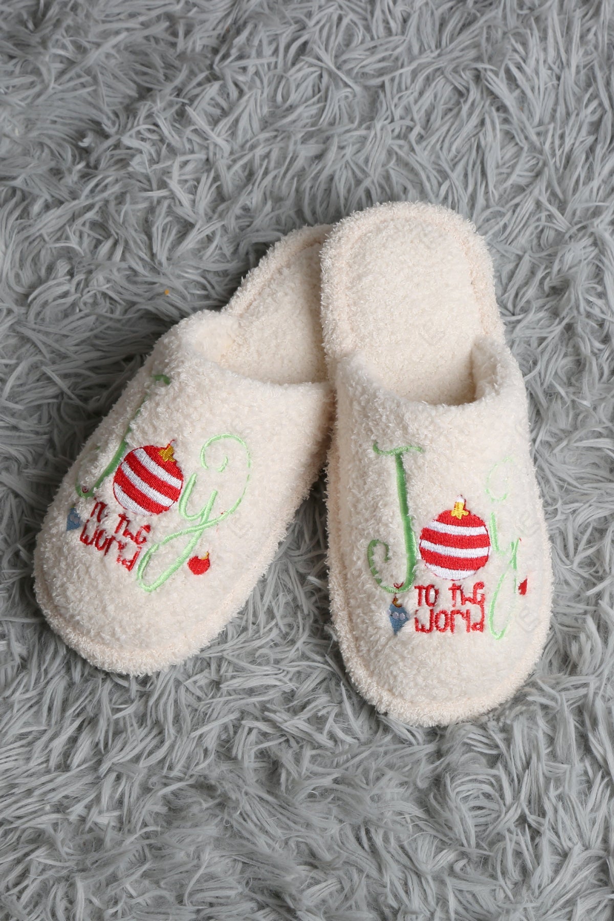 HOLLY JOLLY CHRISTMAS PATTERN SLIPPERS SLIPPERS/SLIDES