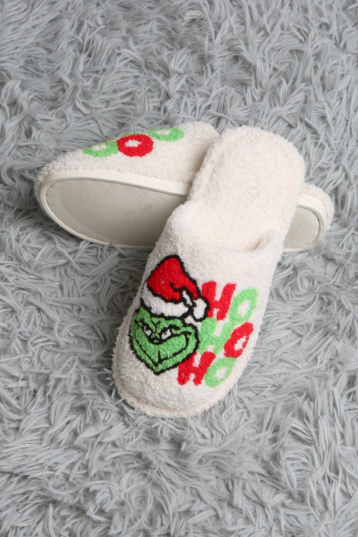 HOLLY JOLLY CHRISTMAS PATTERN SLIPPERS SLIPPERS/SLIDES
