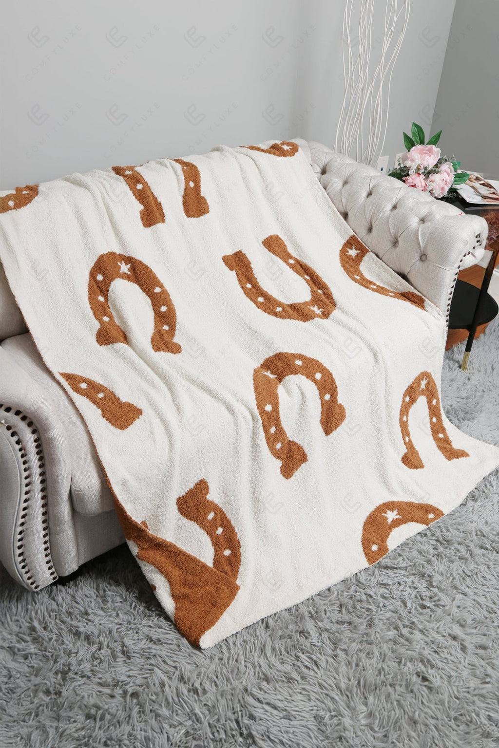 HORSESHOE PATTERN THROW BLANKET BROWN THROW BLANKETS