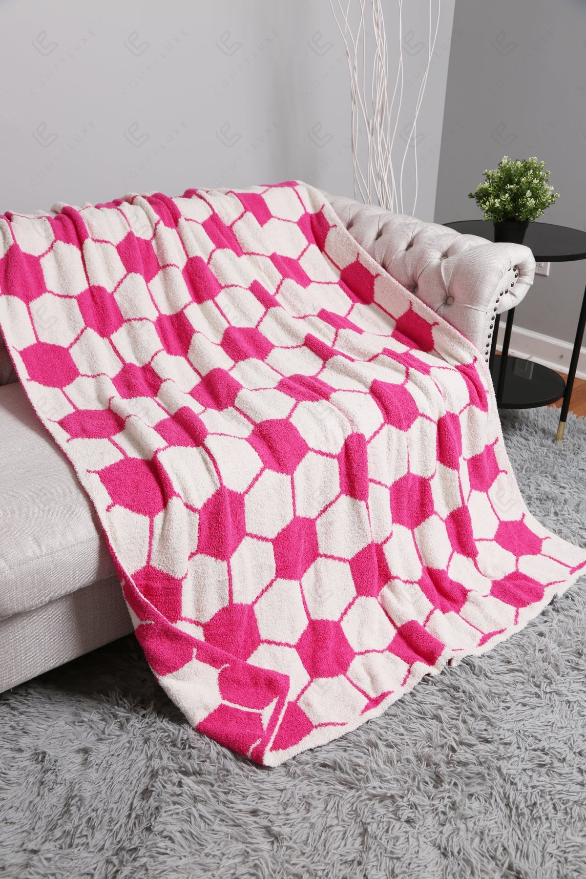 Jcl4328 Fuchsia Throw Blankets