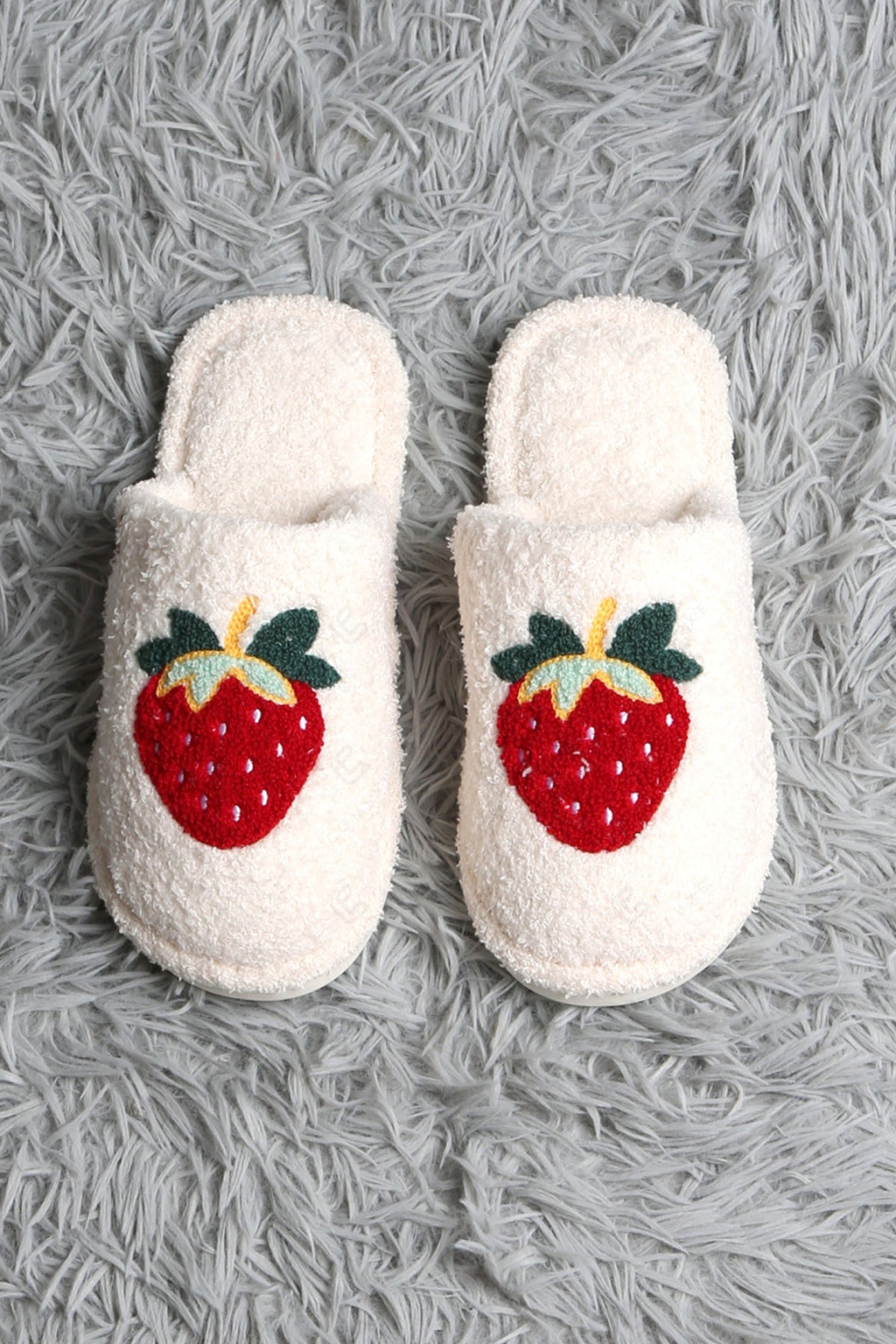 STRAWBERRY PATTERN SLIPPERS 02 / M/L SLIPPERS/SLIDES