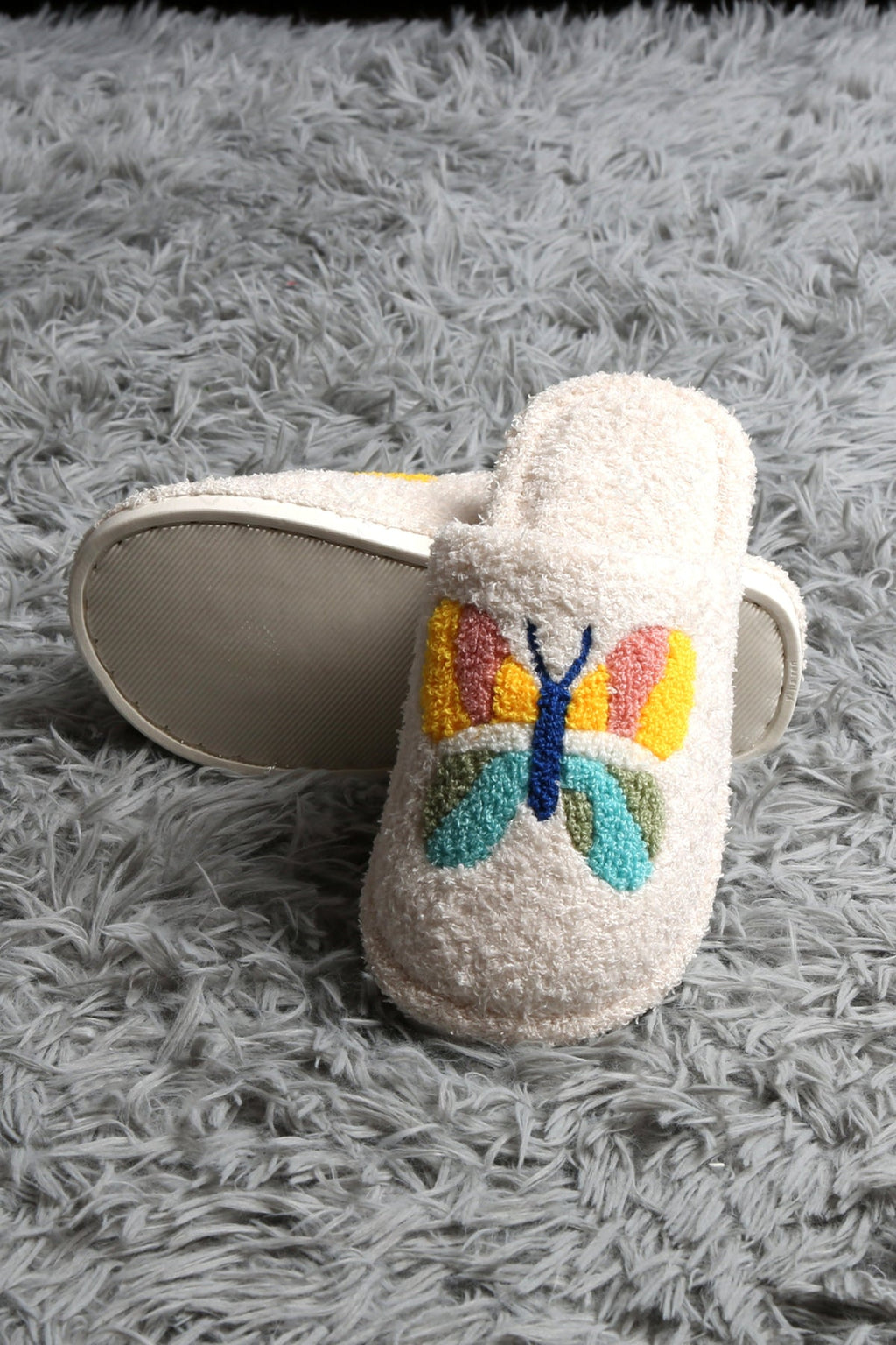 STRAWBERRY PATTERN SLIPPERS SLIPPERS/SLIDES